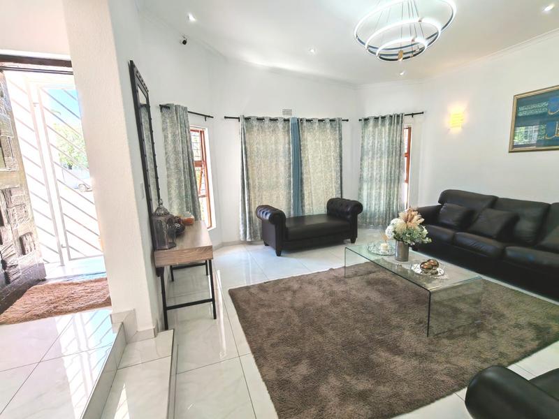5 Bedroom Property for Sale in Welgelegen Western Cape